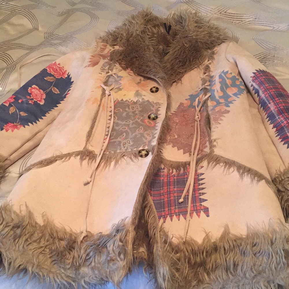 Coat by Lapis M
